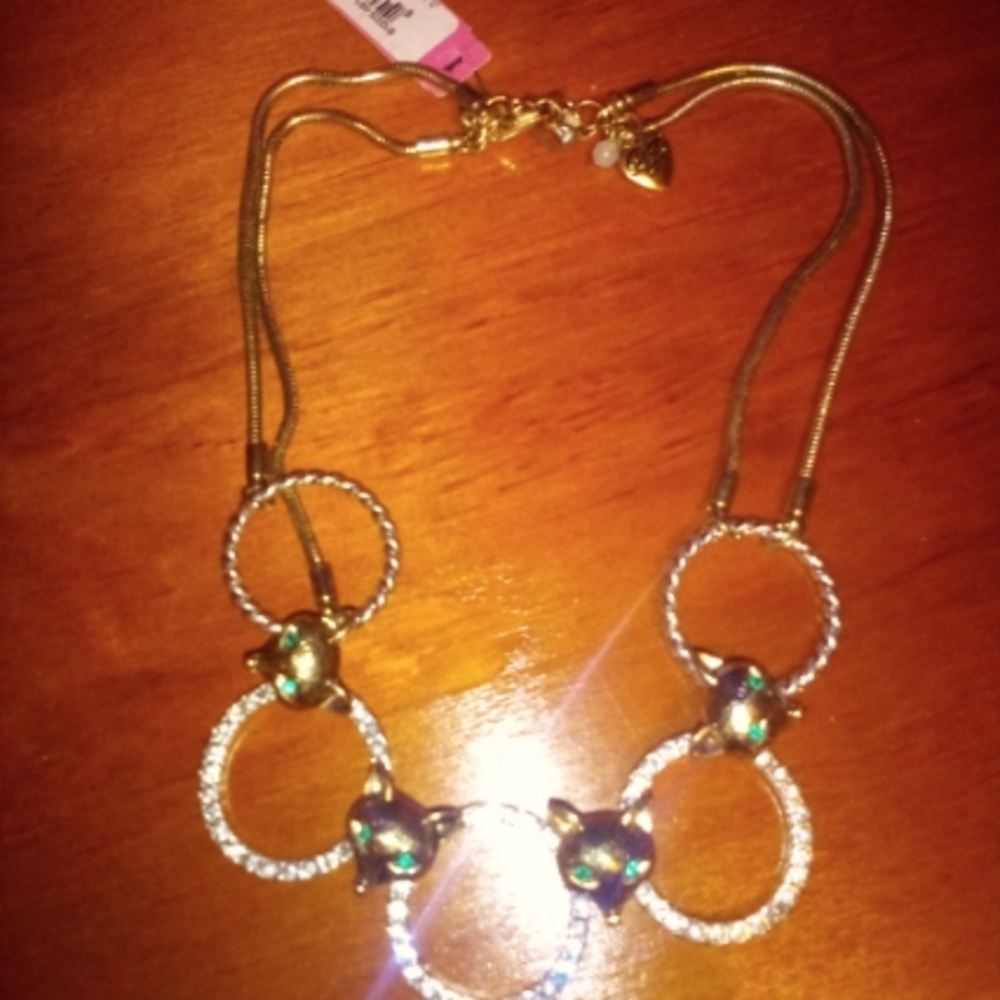 Besty Johnson fox 🦊 bling chocker
